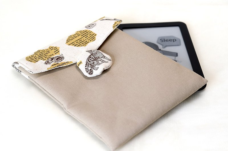 ** Fabric button** eBook cover / eBook case # Cats with almond - Tablet & Laptop Cases - Cotton & Hemp 