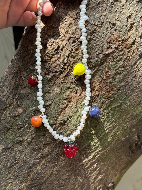 ミックスフルーツネックレス、手作りガラスビーズ - ショップ