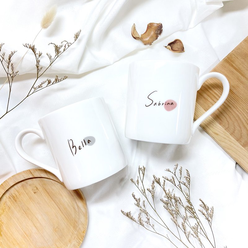 【Customized gift】Customized handwritten name mug pair cup set (free shipping in Taiwan) - Mugs - Porcelain White