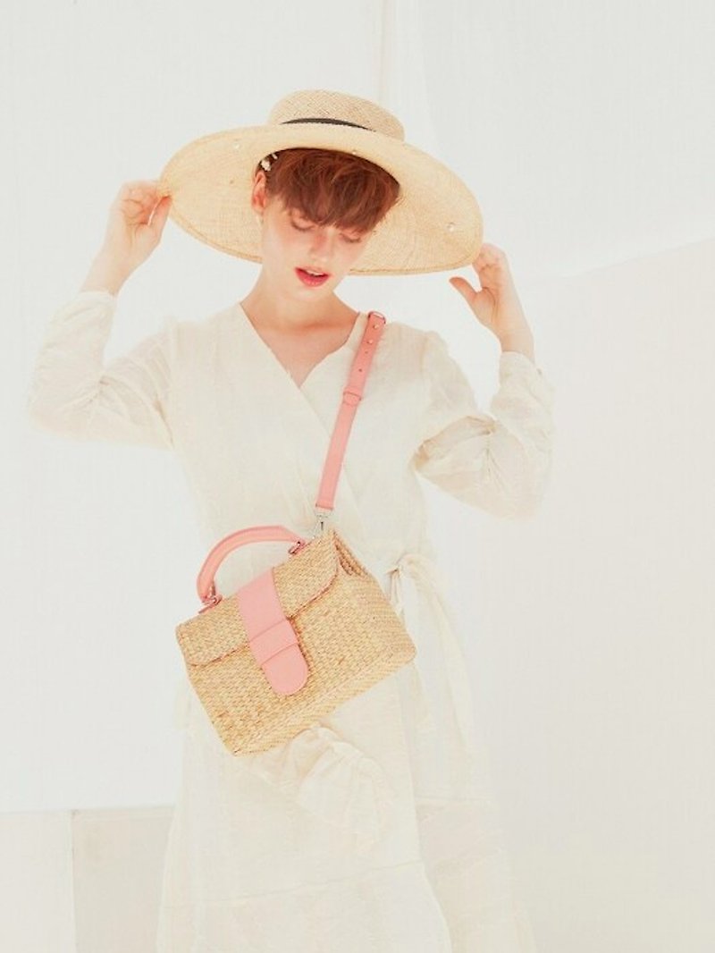 JenLee Studio Bon Voyage Straw Bag _ Pink