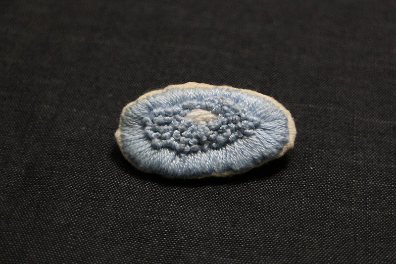〈輕盈島〉 顆粒別針003 - 胸針/心口針 - 繡線 藍色