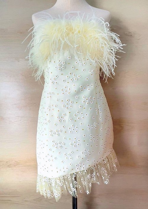 LODESTAR Ivory white ostrich feather decoration dress with daisy pattern