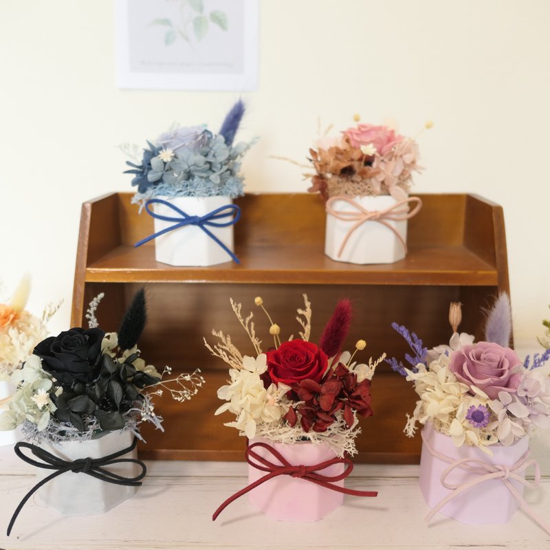 【永生玫瑰小盆花】桌上療癒小物/禮物/擴香石盆花 - 擺飾/家飾品 - 植物．花 多色