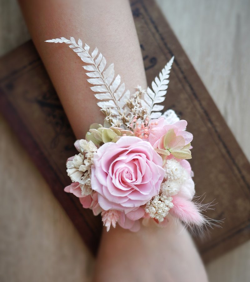 Versailles wrist flower (pink)