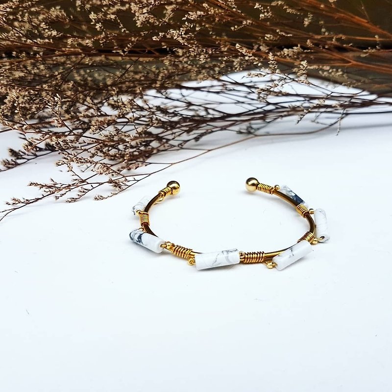 Exclusive version of the C word opening copper bracelet white grain stone jade C word copper bracelet - สร้อยข้อมือ - หยก ขาว