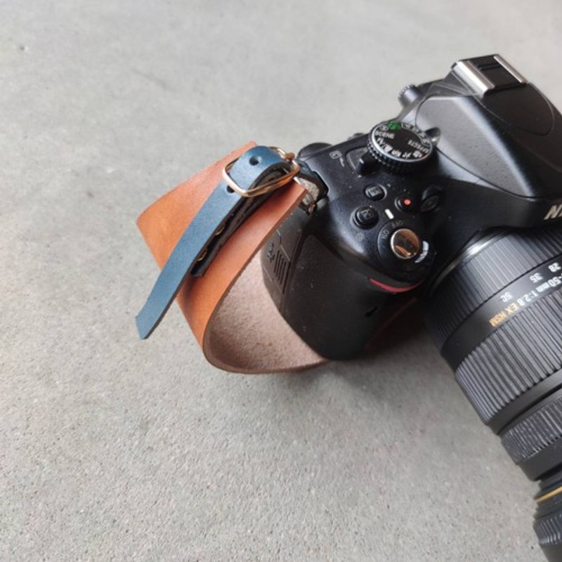 Single-lens reflex mirrorless hand strap squirrel and strap Let's make an interest with a color that you can choose from genuine leather - Other - Genuine Leather 