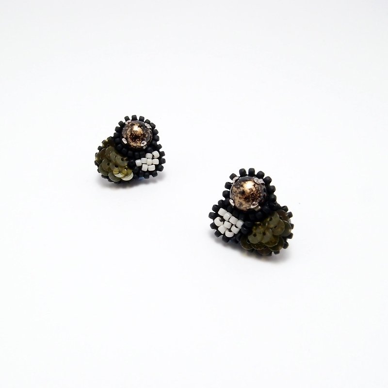 Tiny Bubble Embroidery Earrings / Olive Green