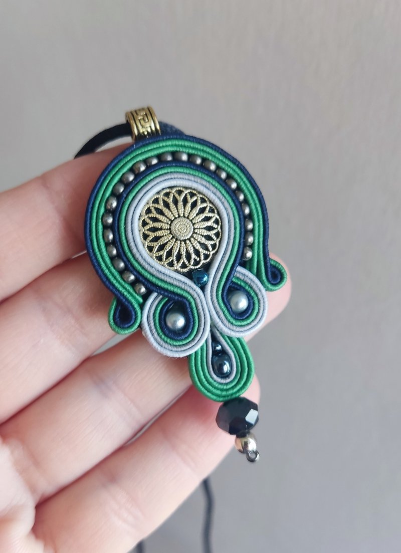 Green Necklace, Handmade Embroidered Soutache pendant, Mandala necklace, Boho - 長項鍊 - 其他材質 綠色