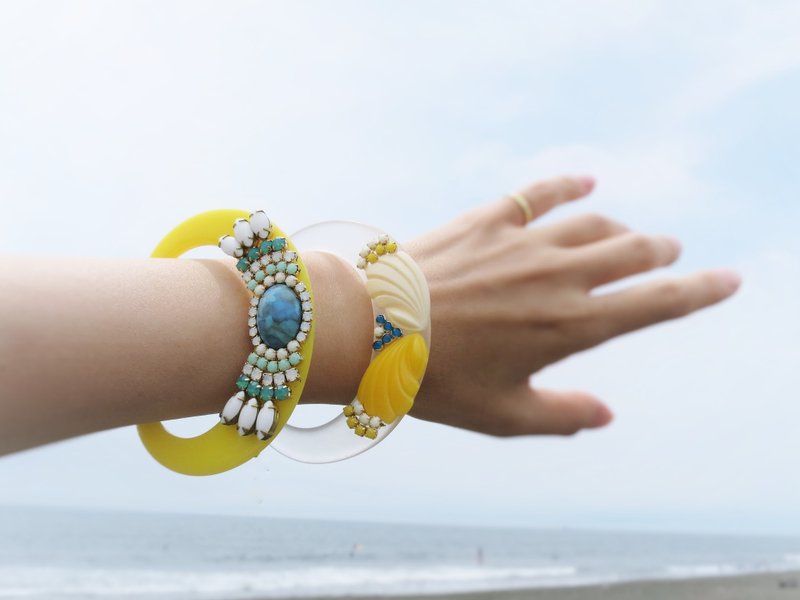 vintage bangle bracelet <LC-CLYL> - 手鍊/手環 - 壓克力 黃色