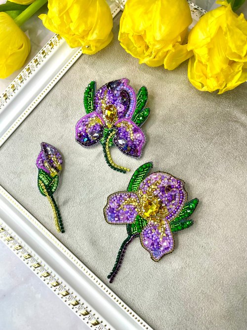 アイリス ビーズブローチ 手作り刺繍アクセサリー ピンフラワー 花