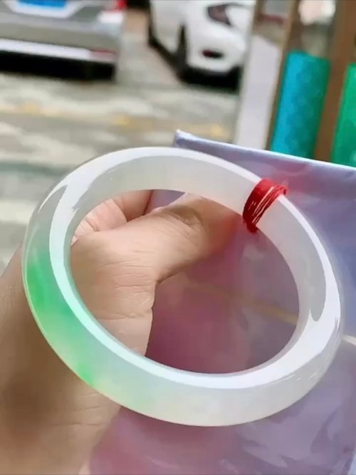 Good Morning Studio 冰種翡翠天然翡翠玉鐲 A玉手鐲 玉鈪 • 冰種陽綠白底青翡翠圓鐲
