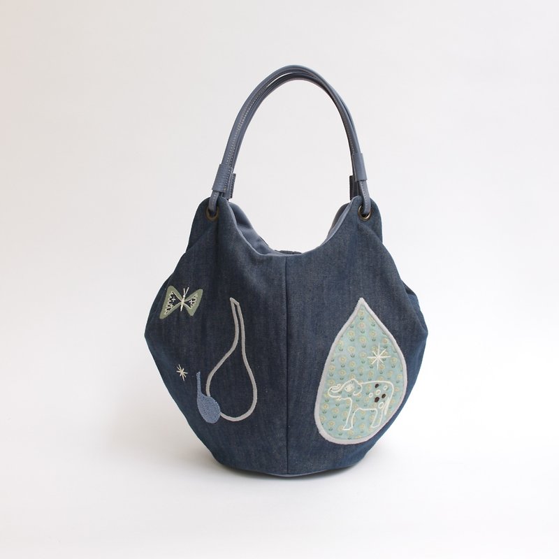 2 elephants embroidery / 4 side bag - กระเป๋าถือ - ผ้าฝ้าย/ผ้าลินิน สีน้ำเงิน