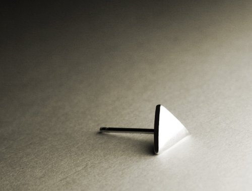 拓銀手創銀飾 三角形造型純銀耳環(單支/一對)