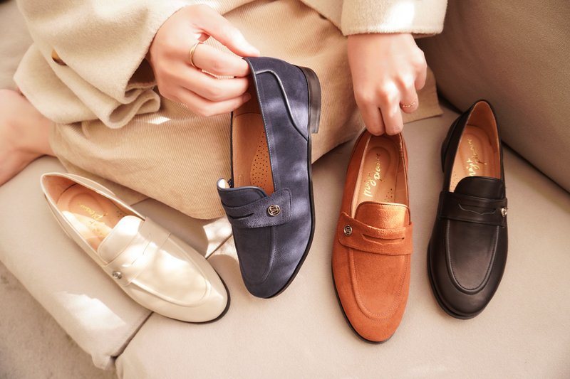 Gentleman's Cufflinks! Moonwalk Loafers in Deep Blue, Waterproof, Genuine Leather, Made in Taiwan - Lapis Lazuli - รองเท้าอ็อกฟอร์ดผู้หญิง - หนังแท้ สีน้ำเงิน