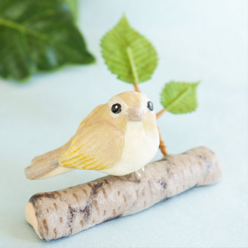 和紙で色付けした置物　枝にとまるウグイス　振り向きタイプ - 擺飾/家飾品 - 黏土 卡其色