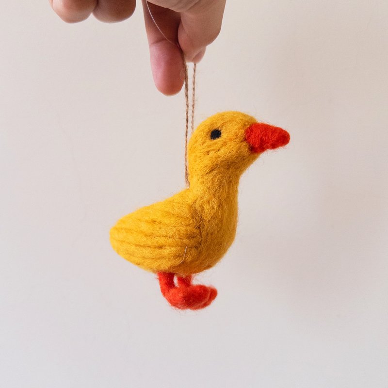 Yellow duck Christmas pendant Yellow duck Christmas decoration Christmas tree pendant wool felt Christmas pendant - ของวางตกแต่ง - ขนแกะ สีเหลือง