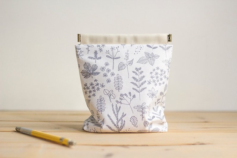 Laminated pouch Charger case, Cosmetic pouch, Ditty bag, Make-up Case, Travel pouch / Plants white - Toiletry Bags & Pouches - Cotton & Hemp White