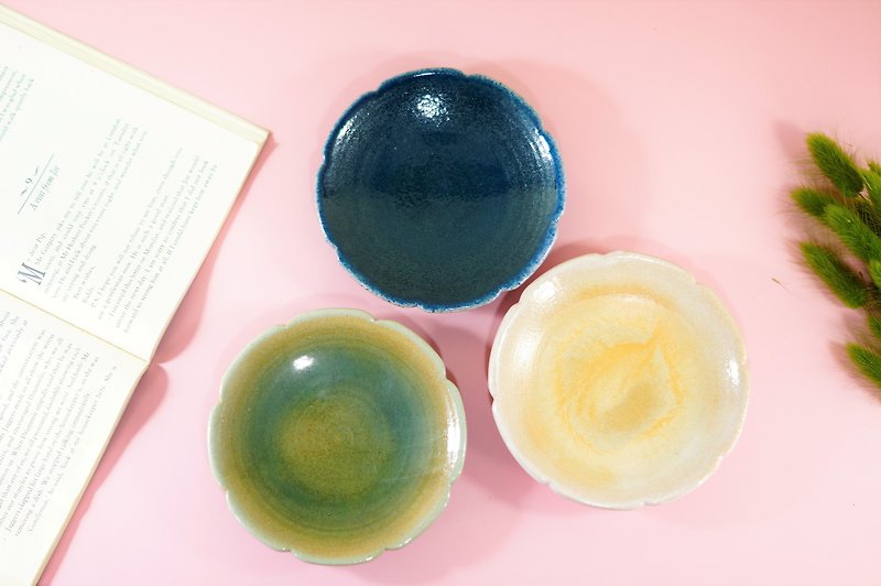手刻花造型陶盤,餐盤,菜盤,水果盤,點心盤-約Ø12.5cm - 小碟/醬油碟 - 陶 多色