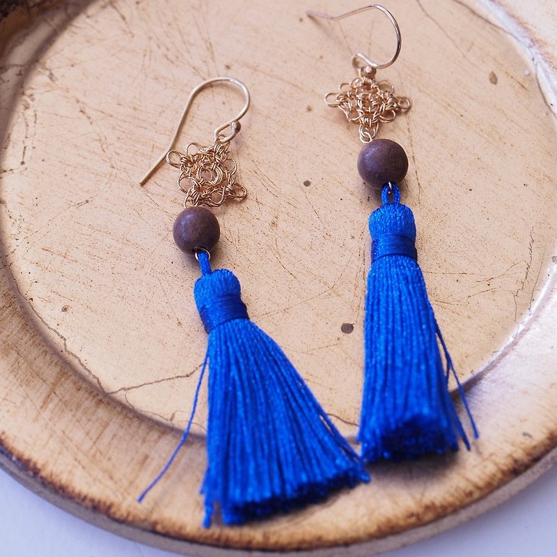 14KGF Agarwood Hand-crocheted Tassel Earrings - Earrings & Clip-ons - Wood Blue