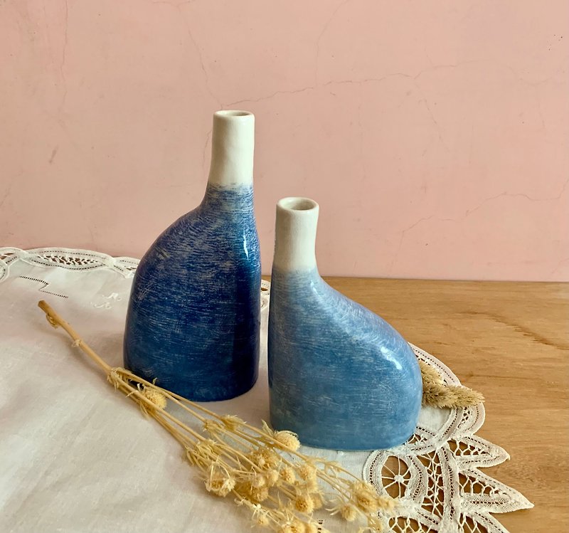 Handmade asymmetrical simple style vase - Pottery & Ceramics - Porcelain 
