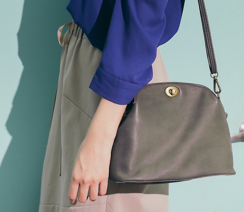 Retro buckle three-layer minimalist shell bag gray green - Handbags & Totes - Genuine Leather Gray