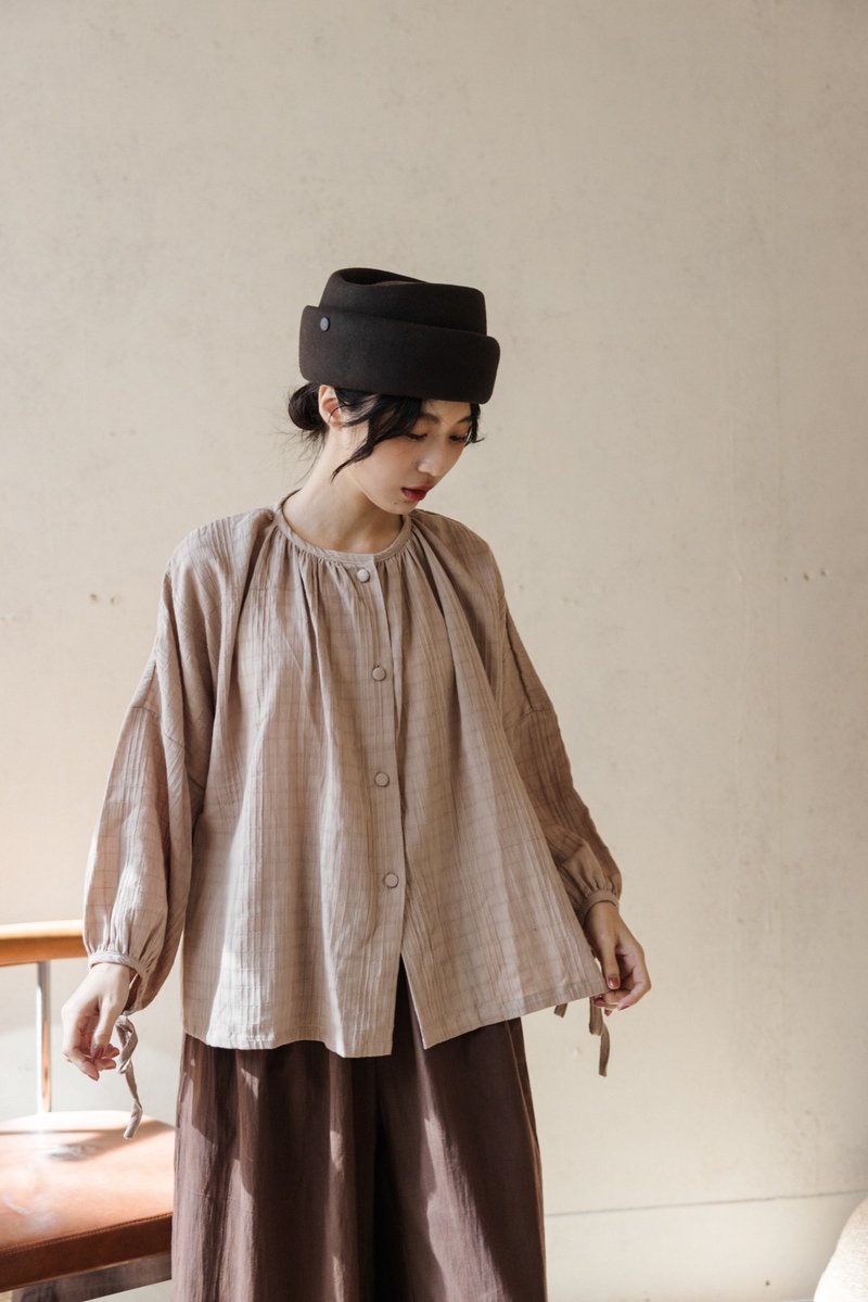 織紋圓領排扣長袖上衣_奶茶 - 女上衣/長袖上衣 - 棉．麻 