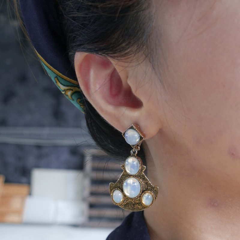 美國古董1940年代Hollycraft人造月光石垂墜耳夾 - 耳環/耳夾 - 半寶石 金色