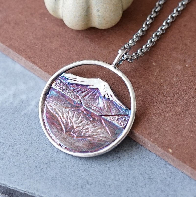 Traveling around the world Japan [Mount Fuji] Yamanakako reverse Fuji original large circle 925 sterling silver handmade necklace - สร้อยคอ - เงินแท้ สีเงิน