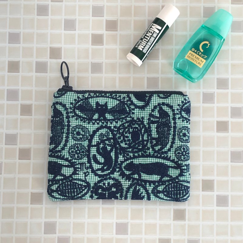 mina perhonen jungle relief mini pouch - กระเป๋าเครื่องสำอาง - ผ้าฝ้าย/ผ้าลินิน สีเขียว