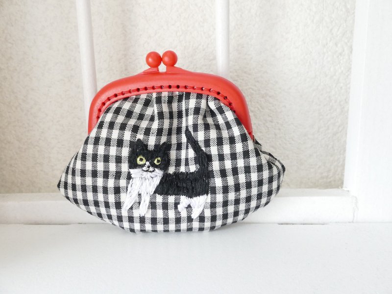 Embroidered Gingham Check Hachiware Cat