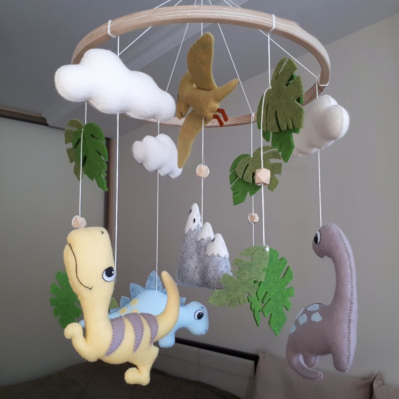 Baby mobile dinosaur, mobile nursery, crib mobile, baby shower gift - ของเล่นเด็ก - วัสดุอีโค หลากหลายสี