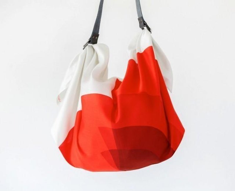 Arcs furoshiki bag & Black leather carry strap set - กระเป๋าแมสเซนเจอร์ - ผ้าฝ้าย/ผ้าลินิน สีแดง