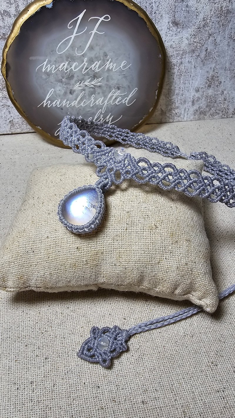 M20 Moonstone macrame Necklace and Handcrafted Jewelry - Necklaces - Other Materials Gray