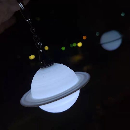 Levimoon創意星球系列 【土星代表他的心】迷你土星LED亮光鑰匙圈