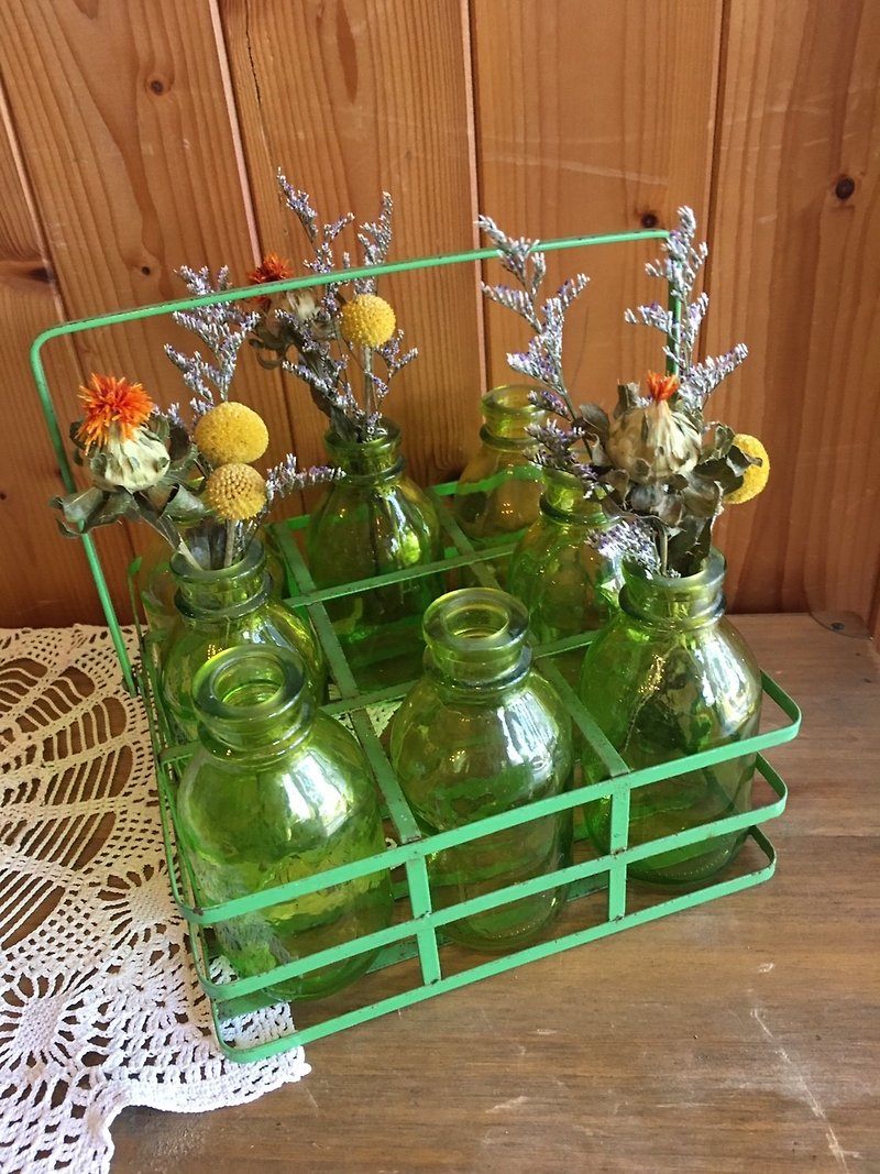[Good day fetish] Germany Vintage green transparent exquisite vintage milk bottle and retro iron frame equipment decorations / Christmas exchange gift / early hand-blown glass (excluding dried flowers) - ของวางตกแต่ง - วัสดุอื่นๆ สีเขียว
