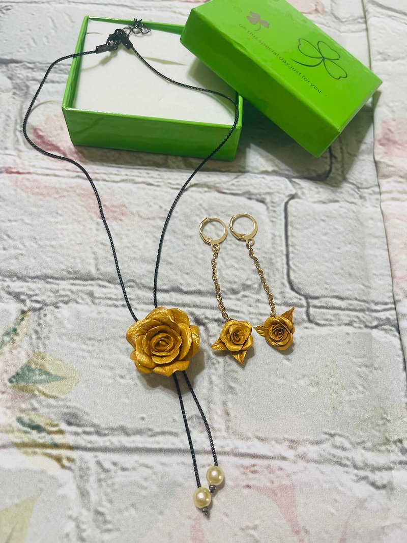 Special Gold Earth Rose Necklace Earrings Set - สร้อยคอ - ดินเหนียว 
