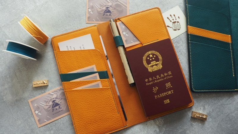 Multifunctional pen insert, long passport holder, wallet, passport cover, custom-engraved gift, pure handmade cowhide leather, multi-color - ที่เก็บพาสปอร์ต - หนังแท้ หลากหลายสี