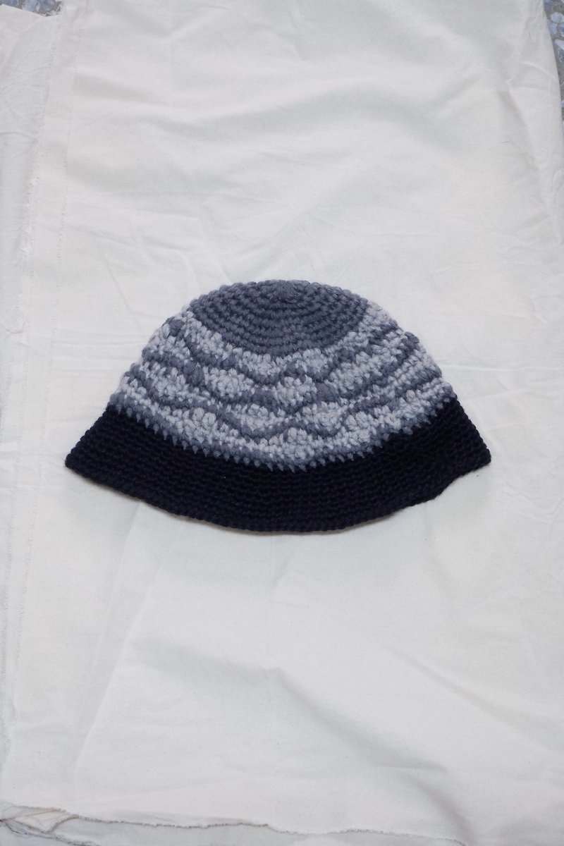 Crochet buckethat - Hats & Caps - Cotton & Hemp Gray