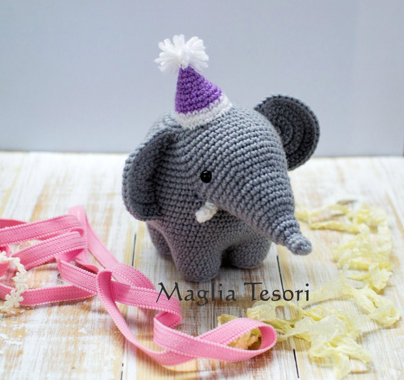 Crochet elephant amigurumi, handmade elephant plush toy, stuffed animal elephant - ตุ๊กตา - อะคริลิค สีเทา