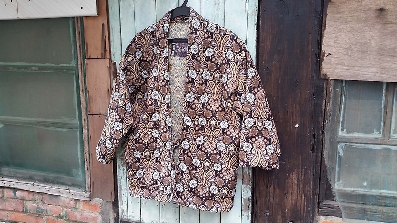 AMIN'S SHINY WORLD手工訂製KIMONO粗提花歐洲貴族圖騰滿版罩衫大衣外套 - 外套/大衣 - 棉．麻 多色