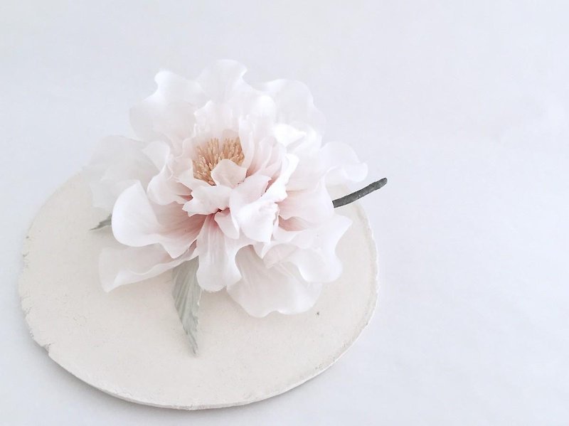 Corsage. Corsage peony corsage. Size L. - Corsages - Silk White