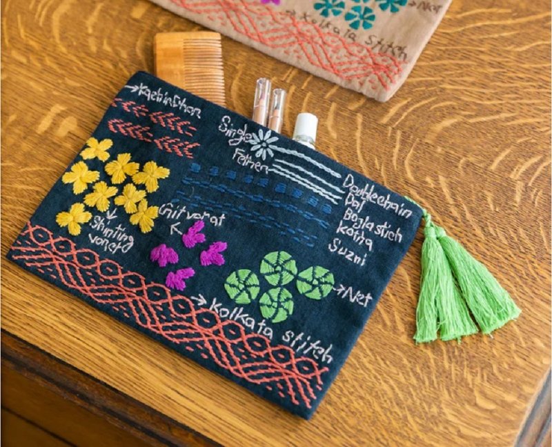 Earth Tree fair trade -- Bengal hand-embroidered flat pouch - กระเป๋าเครื่องสำอาง - ผ้าฝ้าย/ผ้าลินิน 