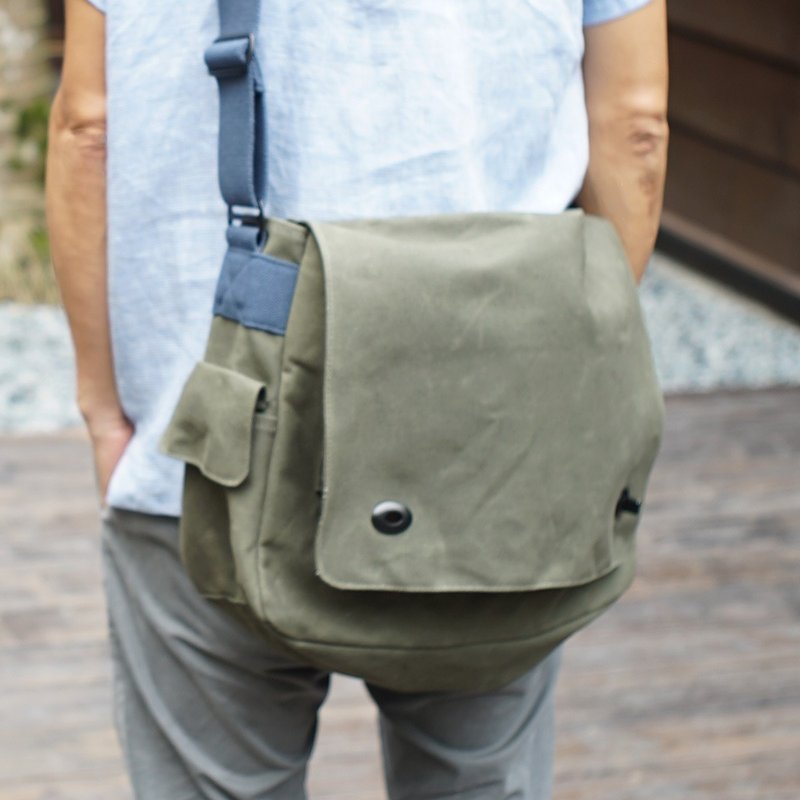 Mushroom MOGU / canvas shoulder bag / anti-splashing water / military blanket green / large bag - Messenger Bags & Sling Bags - Cotton & Hemp Green
