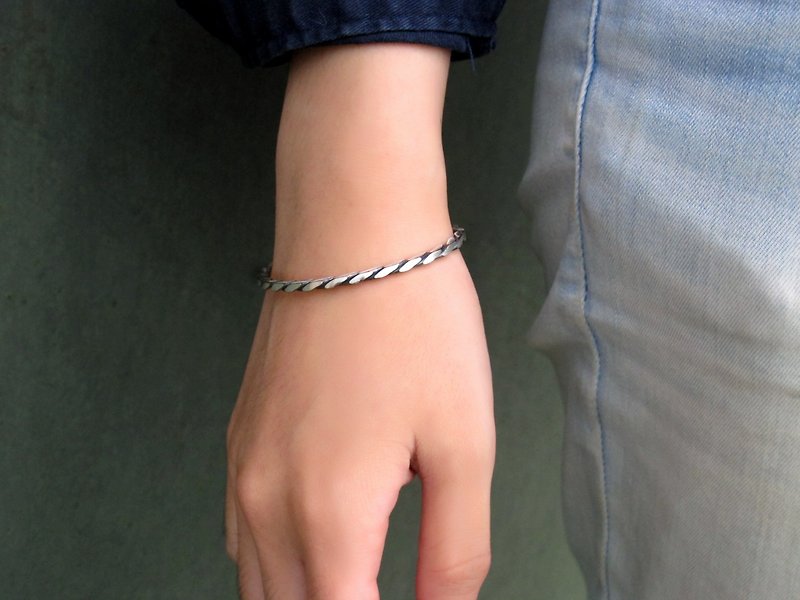 Bracelet/Bracelet Square Lattice-Black Twist Bracelet Sterling Silver Bracelet-64DESIGN - Bracelets - Silver Silver