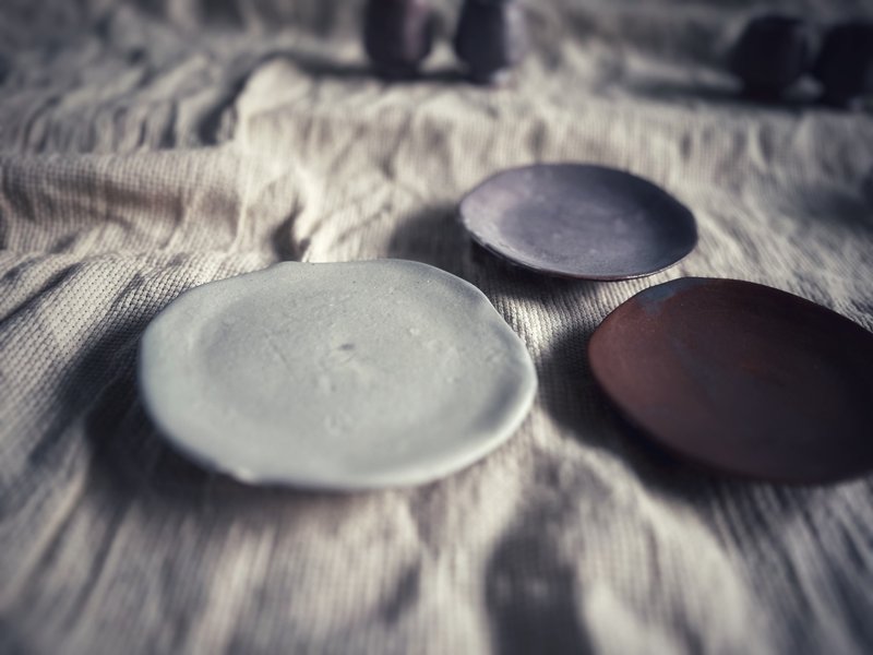 桌上的茶陶糖霜 / 午茶糖心碟 點心盤 小餐盤 聖木鼠尾草燃燒盤 - 盤子/餐盤/盤架 - 陶 白色