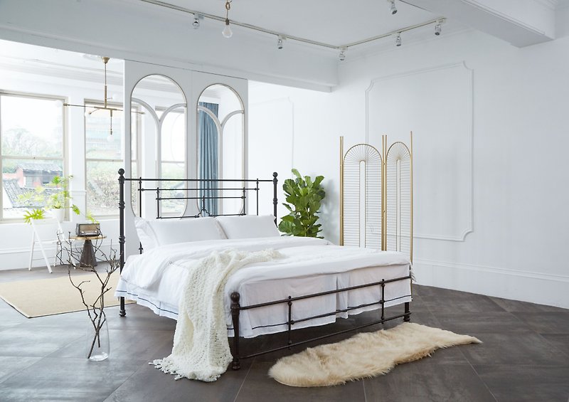 【Double Bed Frame】Modern Series-Zhenai/Iron Bed Frame/Not Afraid of Cat Scratch/Pet Friendly/At Home Installation - Other Furniture - Other Metals Multicolor