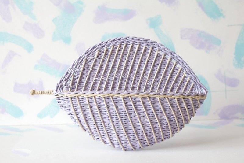 Purple wicker leaf, wall hanging basket for storage in kids room - ตกแต่งผนัง - กระดาษ สีม่วง