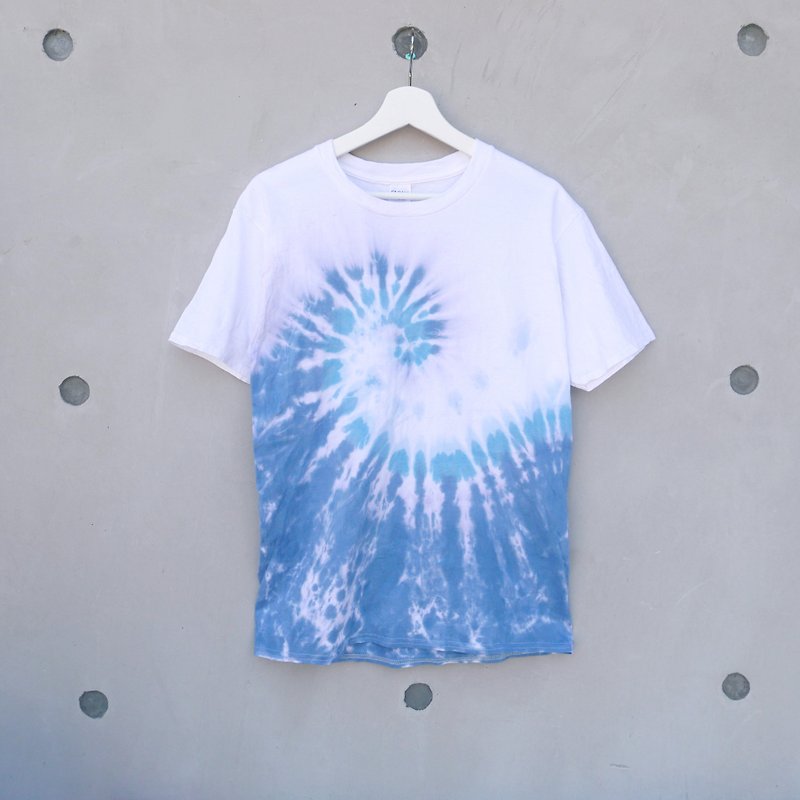 Waves | Tie dye/T-shirt/Garment/Custom size/Men/Women - Women's T-Shirts - Cotton & Hemp Blue