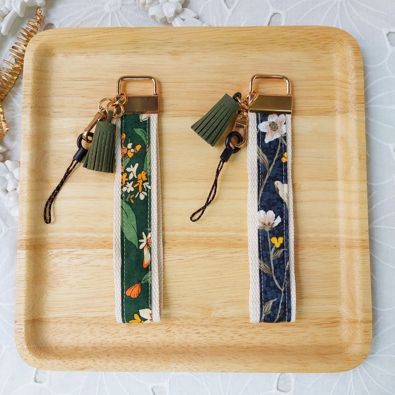 Green Korean flower cloth tassel mobile phone anti-drop wrist strap - เชือก/สายคล้อง - ผ้าฝ้าย/ผ้าลินิน สีเขียว