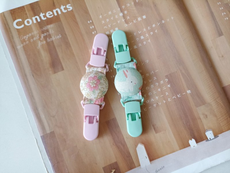 [Shipping within 5 days] Hat Clip, Universal Clip, Handkerchief Clip, Nursing Clip, Double-ended Clip for Little Flowers and Rabbits - ผ้ากันเปื้อน - ผ้าฝ้าย/ผ้าลินิน หลากหลายสี